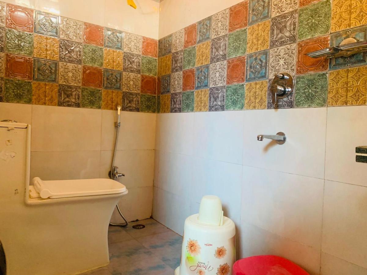 Hotel Payal & Restaurent Pachmarhī Eksteriør billede