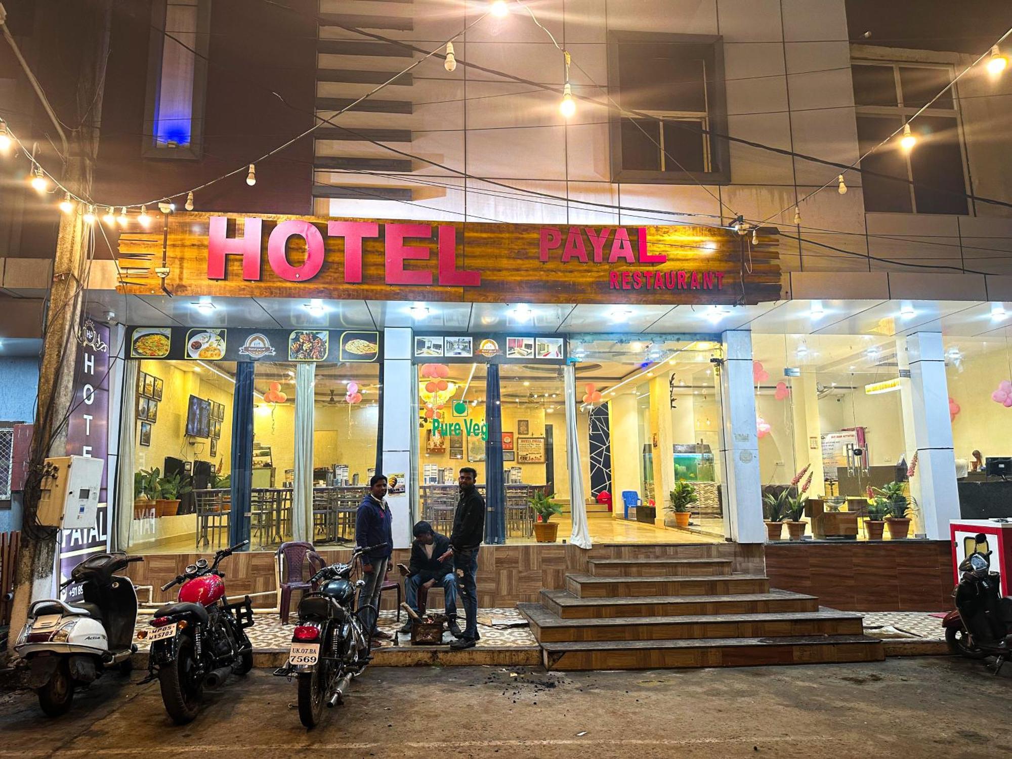 Hotel Payal & Restaurent Pachmarhī Eksteriør billede